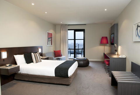 Mantra Hindmarsh Square - St Kilda Accommodation 11
