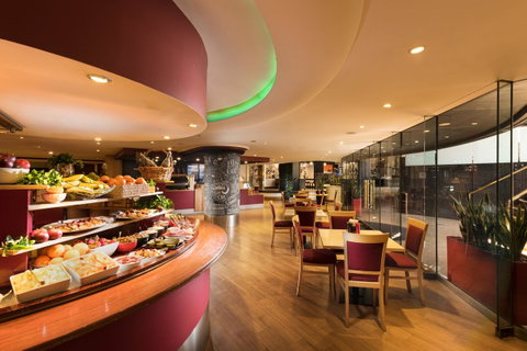 Stamford Plaza Adelaide - St Kilda Accommodation 3