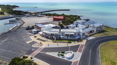 Aloha Waterfront Properties - St Kilda Accommodation 1