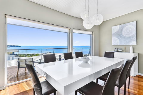 Aloha Waterfront Properties - St Kilda Accommodation 11