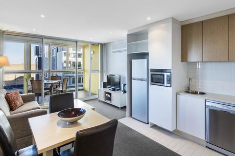 IStay Precinct Adelaide - St Kilda Accommodation 16