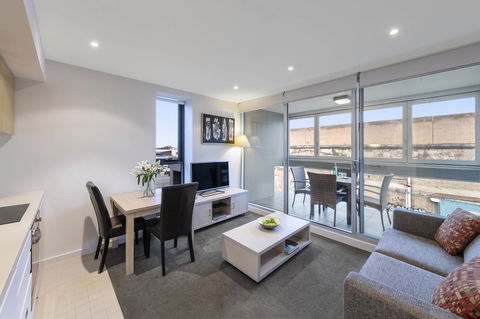 IStay Precinct Adelaide - St Kilda Accommodation 28