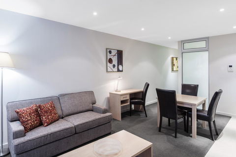 IStay Precinct Adelaide - St Kilda Accommodation 17