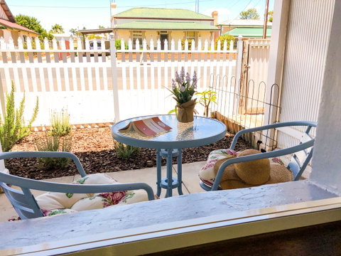 Inglenook Cottage - St Kilda Accommodation 13
