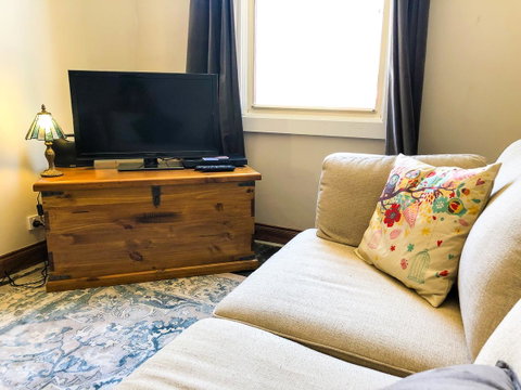 Inglenook Cottage - St Kilda Accommodation 17