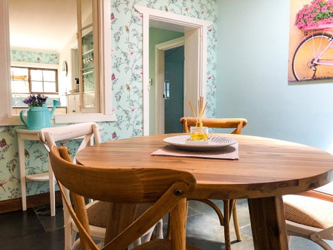 Inglenook Cottage - St Kilda Accommodation 5