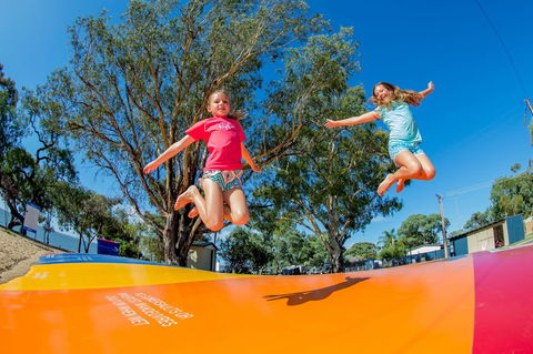 Discovery Parks - Lake Bonney - St Kilda Accommodation 35