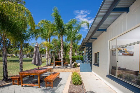 Discovery Parks - Lake Bonney - St Kilda Accommodation 15