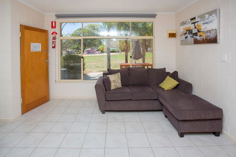 Discovery Parks - Lake Bonney - St Kilda Accommodation 11