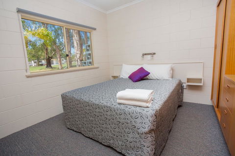 Discovery Parks - Lake Bonney - St Kilda Accommodation 1