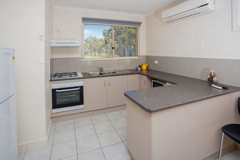 Discovery Parks - Lake Bonney - St Kilda Accommodation 14