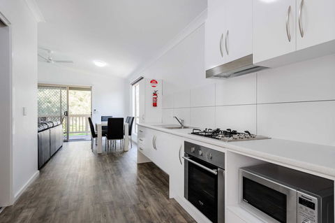 Discovery Parks - Lake Bonney - St Kilda Accommodation 6