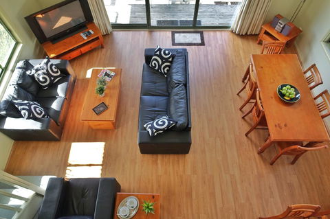 SkyView Villa - St Kilda Accommodation 2