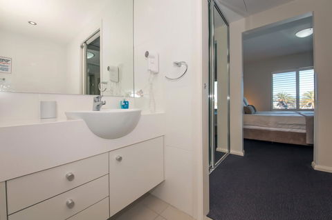 Pacific Blue 278-265 Sandy Pt Rd- Dual Key Access, Wifi, Linen And Air Conditioning - St Kilda Accommodation 12