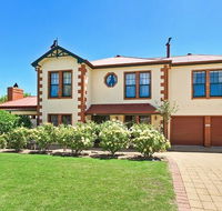 Wine and Roses Bed and Breakfast - St Kilda Accommodation