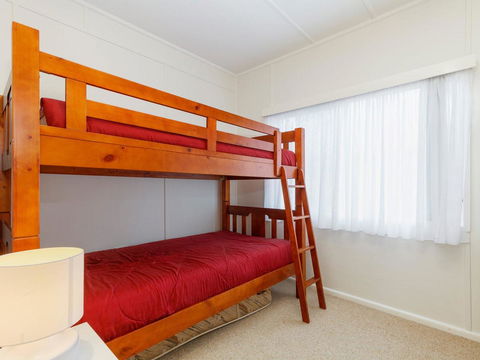 Wyvern - St Kilda Accommodation 6
