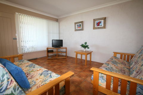 Lake Edge Apartments - St Kilda Accommodation 15