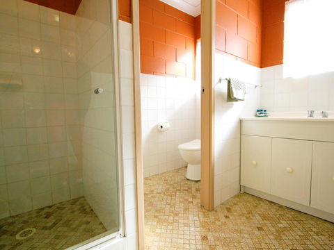 Lake Edge Apartments - St Kilda Accommodation 25