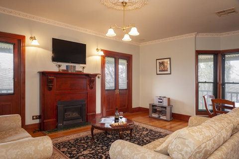Angaston Saleyards Luxury Accommodation - St Kilda Accommodation 8