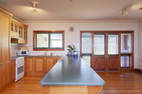 Angaston Saleyards Luxury Accommodation - St Kilda Accommodation 4