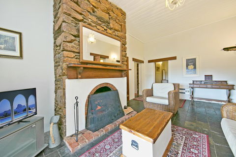 Vineyard Cottage BnB - St Kilda Accommodation 14