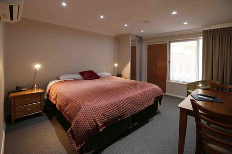 Moonta Bay Motel - St Kilda Accommodation 0