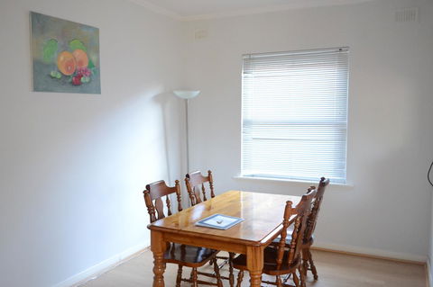 Prospect Holiday House - St Kilda Accommodation 3