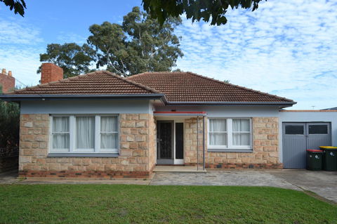 Prospect Holiday House - St Kilda Accommodation 0