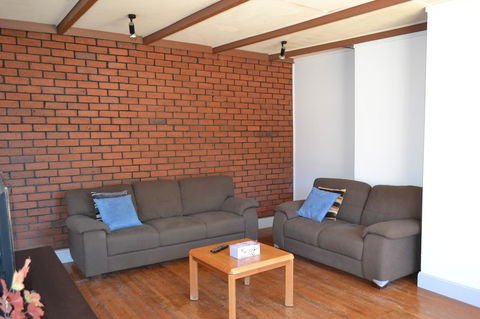 Prospect Holiday House - St Kilda Accommodation 4