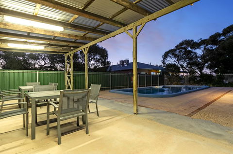 Border Village Roadhouse - St Kilda Accommodation 23