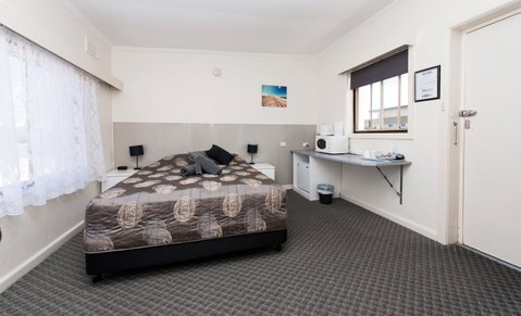 Blue Lake Motel - St Kilda Accommodation 4