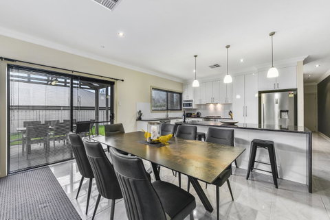 Accommodation On Lansell 2 - St Kilda Accommodation 6