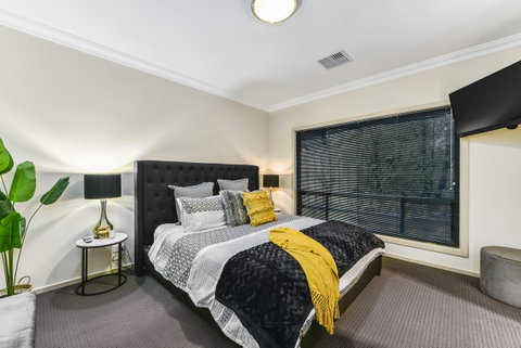 Accommodation On Lansell 2 - St Kilda Accommodation 1