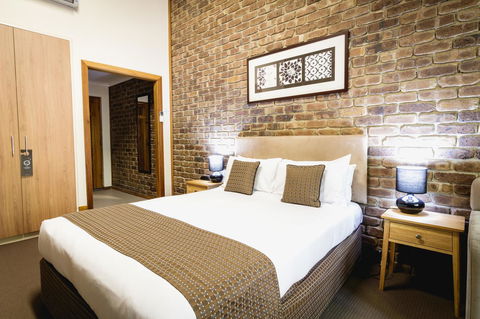 The Lodge By Manna - St Kilda Accommodation 2