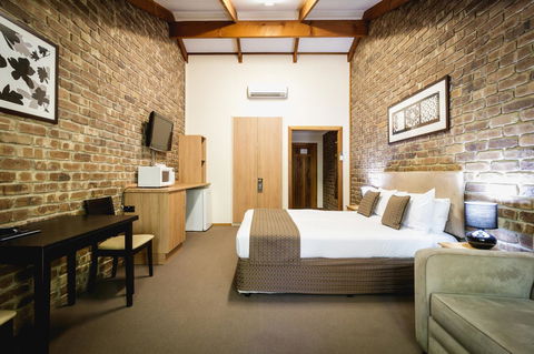 The Lodge By Manna - St Kilda Accommodation 1