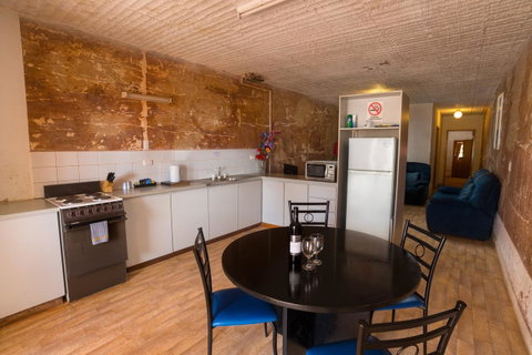 Desert View Apartments - St Kilda Accommodation 1
