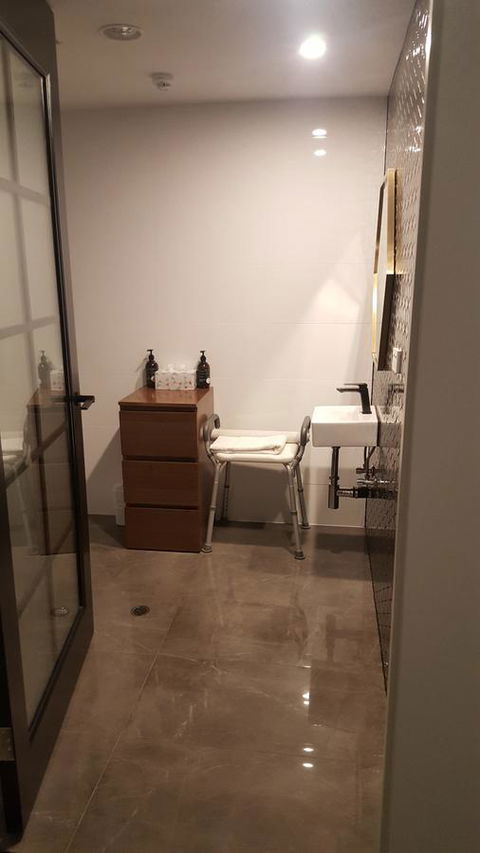 Ellen Hotel - St Kilda Accommodation 2
