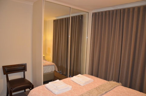 ADELAIDE CENTRAL APARTMENT - 3BR, 2BATH & CARPARK - St Kilda Accommodation 12