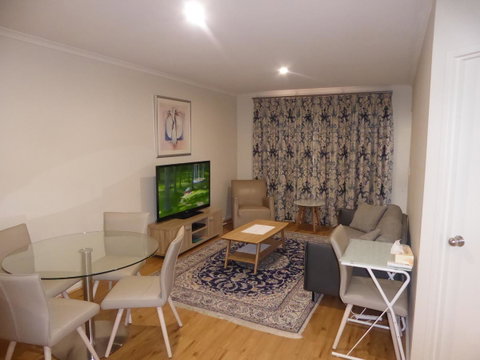 ADELAIDE CENTRAL APARTMENT - 3BR, 2BATH & CARPARK - St Kilda Accommodation 2