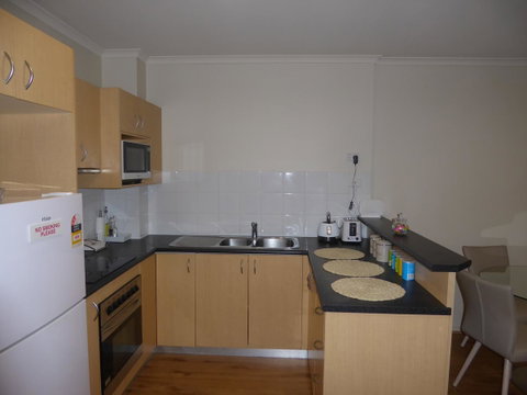 ADELAIDE CENTRAL APARTMENT - 3BR, 2BATH & CARPARK - St Kilda Accommodation 5