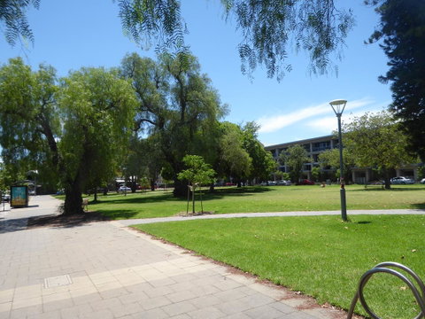 ADELAIDE CENTRAL APARTMENT - 3BR, 2BATH & CARPARK - St Kilda Accommodation 32