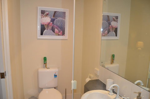 ADELAIDE CENTRAL APARTMENT - 3BR, 2BATH & CARPARK - St Kilda Accommodation 13