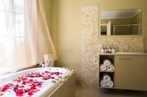 SummerHills Retreat Byron Bay - St Kilda Accommodation 9