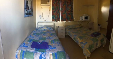 A1Cabins - St Kilda Accommodation 4
