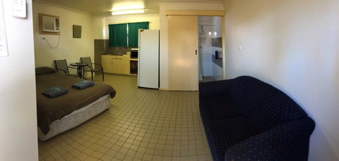 A1Cabins - St Kilda Accommodation 3