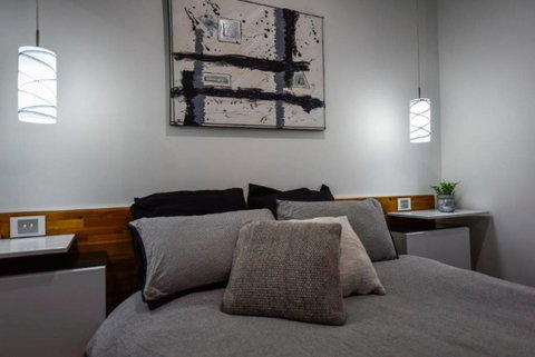 BENGALEE EXECUTIVE TOWNHOUSE- MODERN & STYLISH - St Kilda Accommodation 2