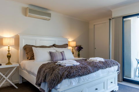 Lights Landing Penthouse - St Kilda Accommodation 10