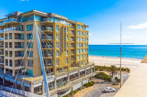 Lights Landing Penthouse - St Kilda Accommodation 8