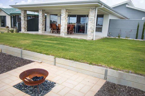 Brock's Base - St Kilda Accommodation 5