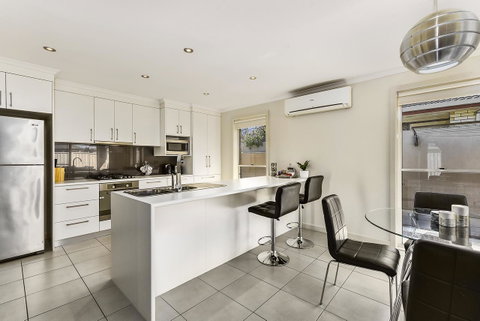 City Fringe Apartment - St Kilda Accommodation 9